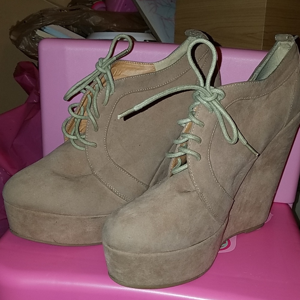 Nude platform bootie